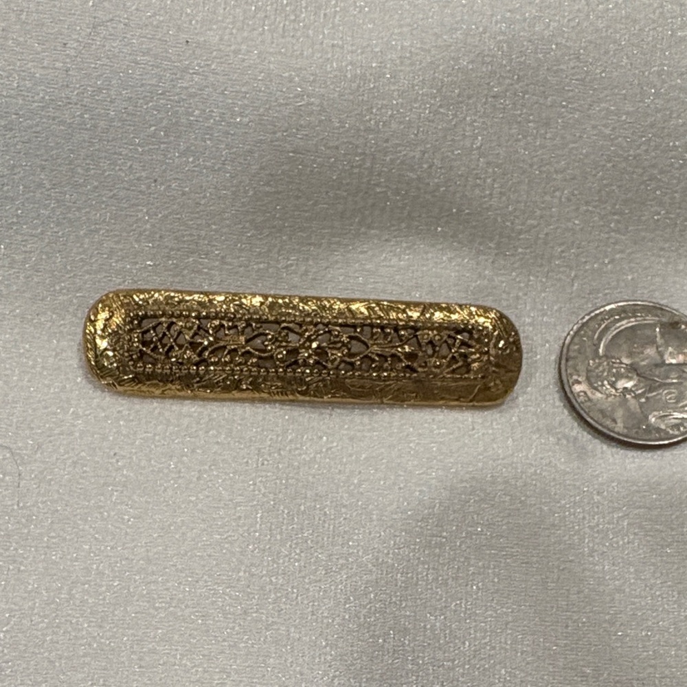 Elegant Gold Pin